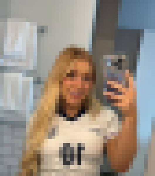 ElleBrooke22950 dating