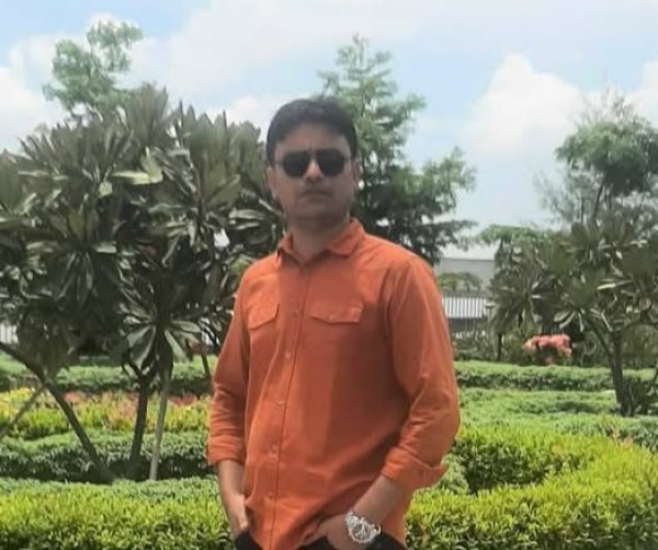 Mojumder, 43, garland