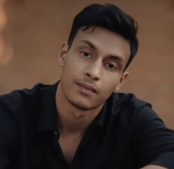 Akash, 26, Grbenzell