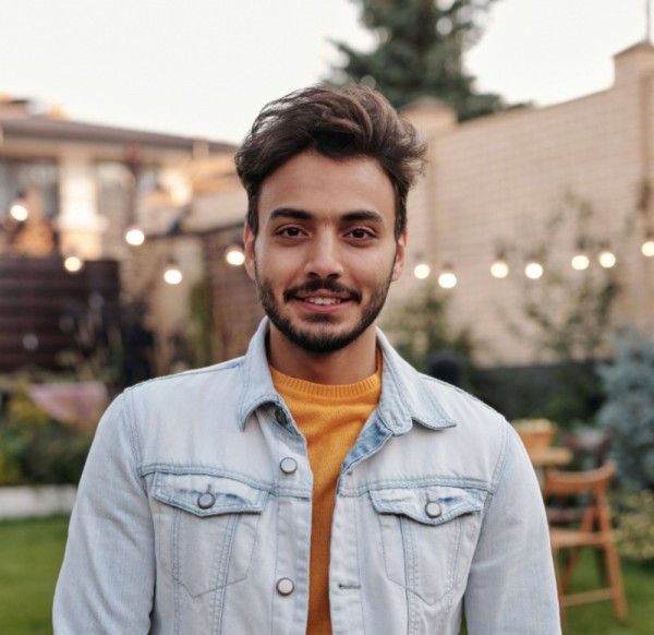 John, 36, Albania