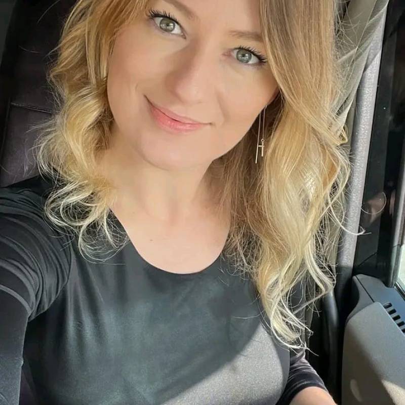 Iwona blecharczyk, 29, Thane