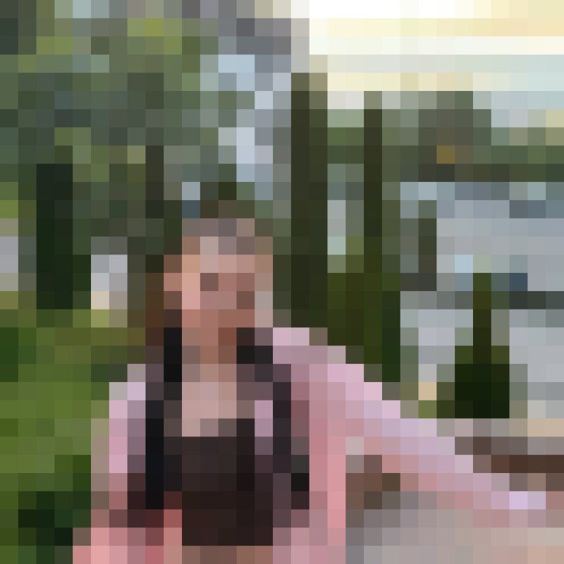 Gloria, 37, India