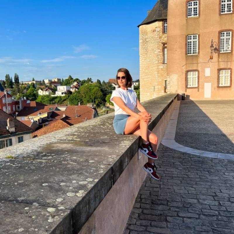 Sandrine, 18, Duggirala