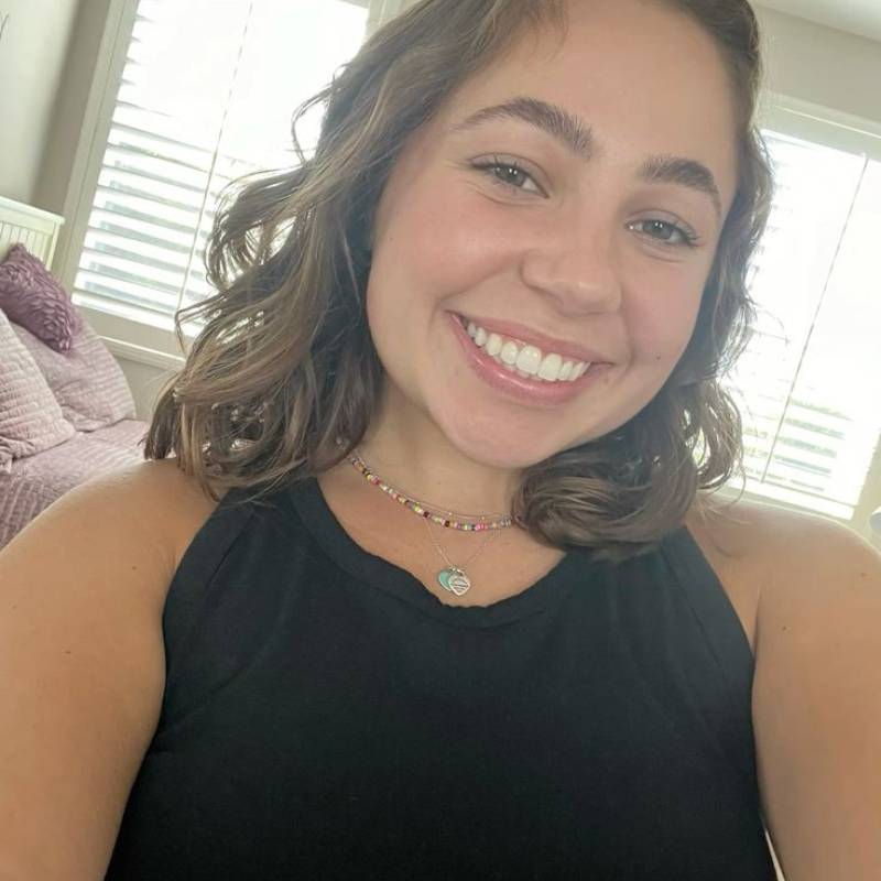 Jasmine, 24, El Escorial