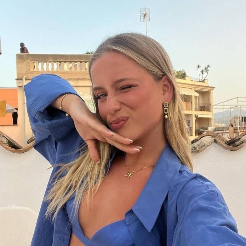 Arianna, 37, Muconda