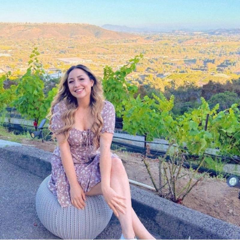 Lara, 36, Bensenville