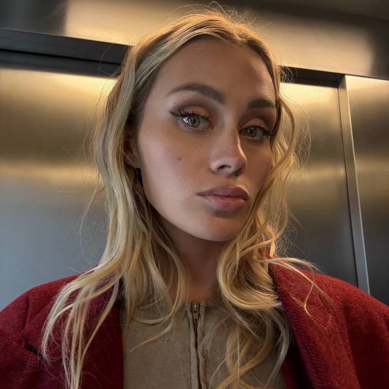Amelia, 18, Kerman