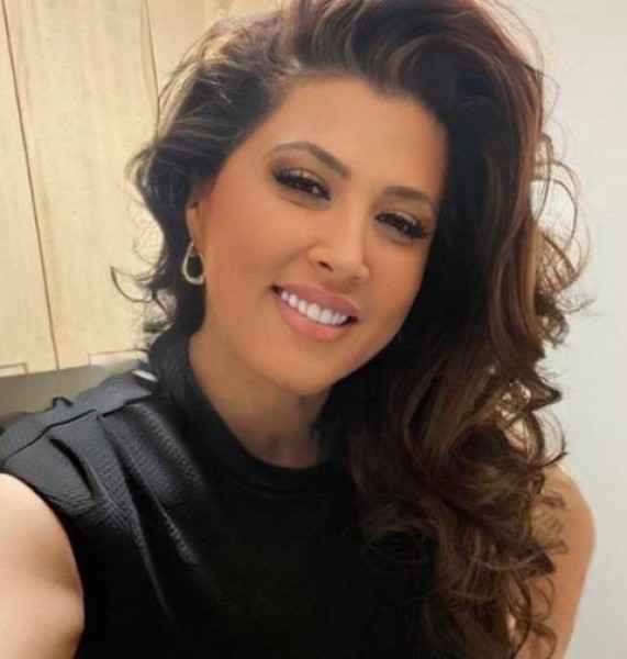 Inara, 45, Guinguino