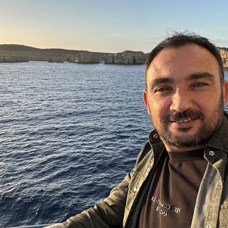 Can Yücel, 39, Banwa