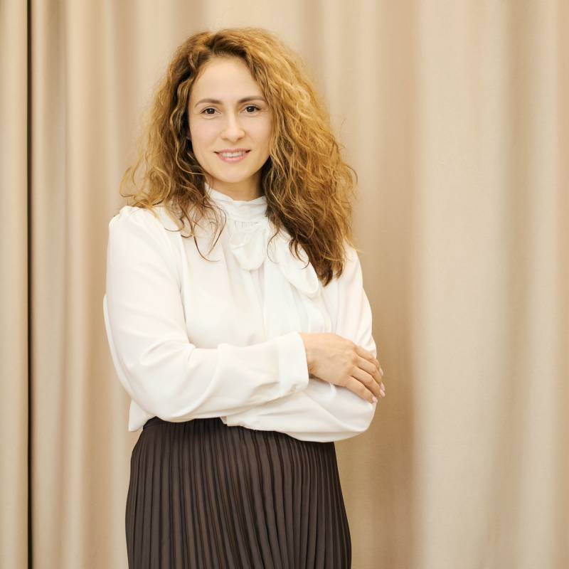 Zlata, 40, Eshtehard