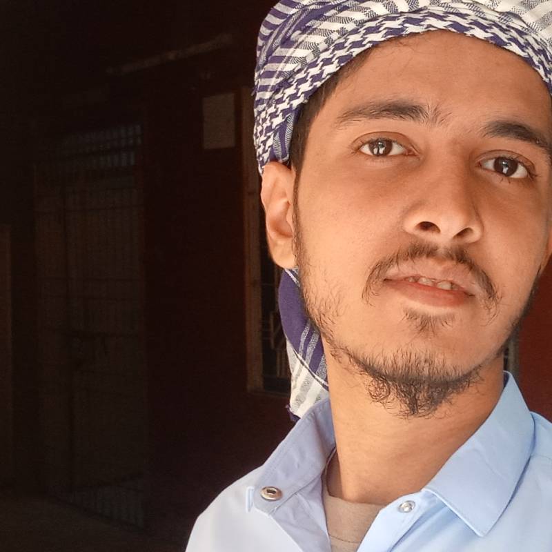 Azi, 22, Welling