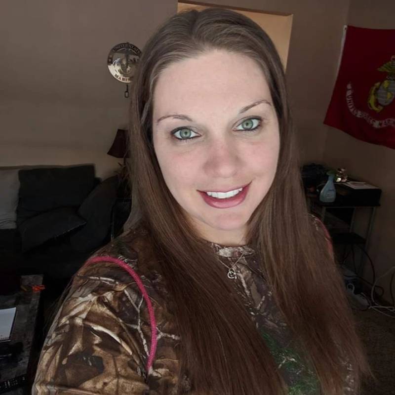 laura, 38, Lages