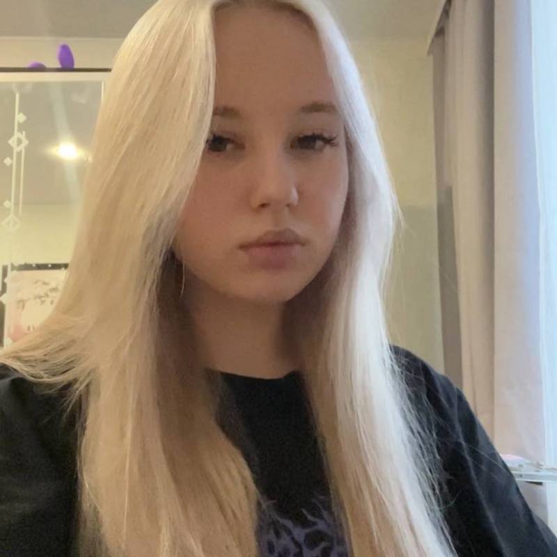 alina, 27, Cirencester