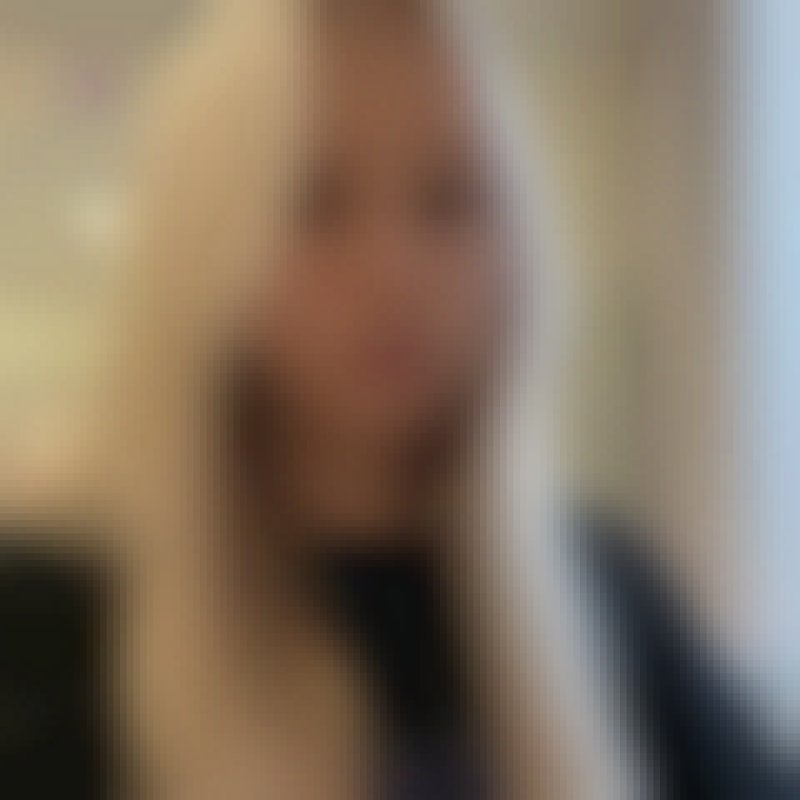 alina, 27, France