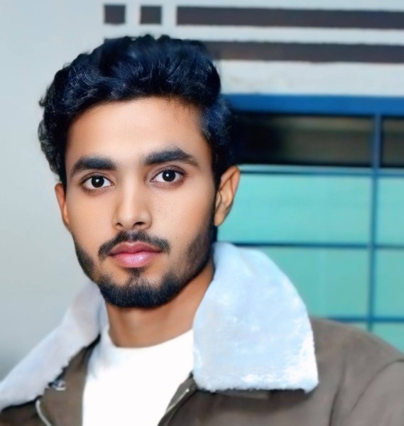 Qasim, 20, Dardenne Prairie