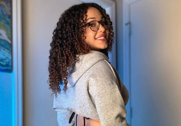 Destiny, 22, Salina