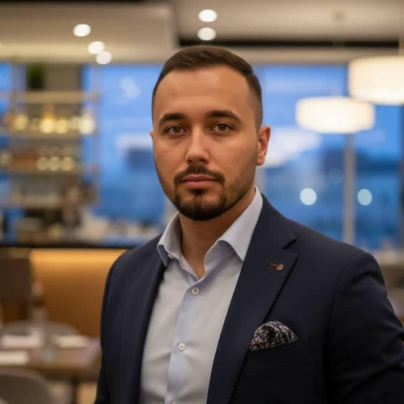 Mark, 40, San Julian