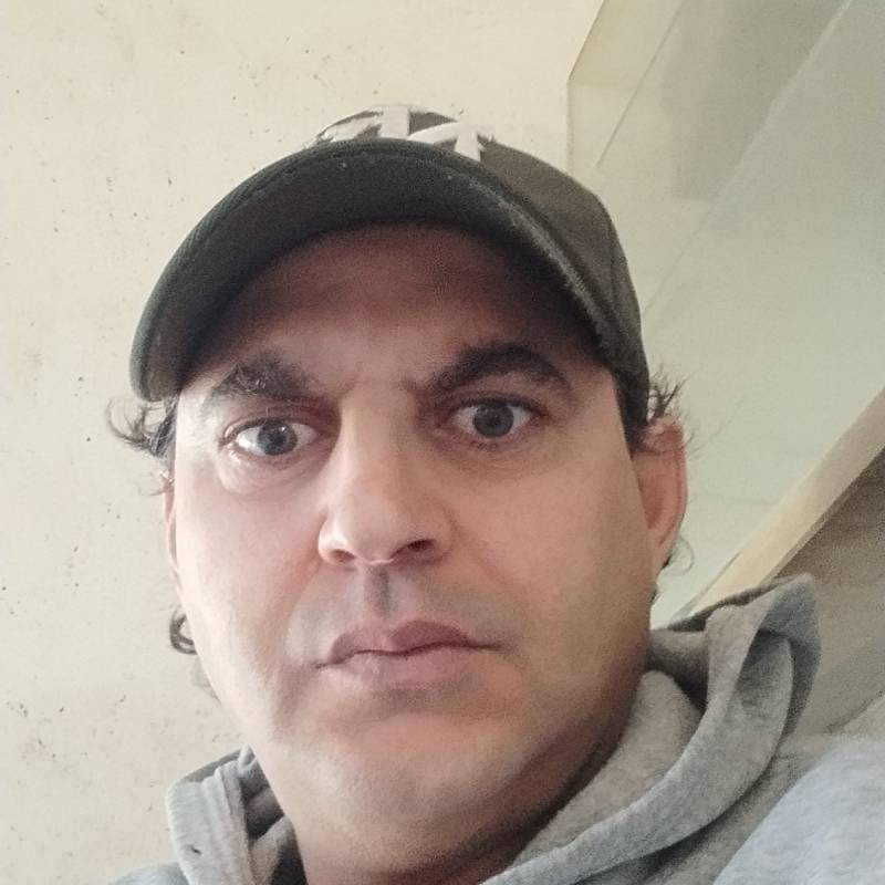 Elmekki, 48, Demis