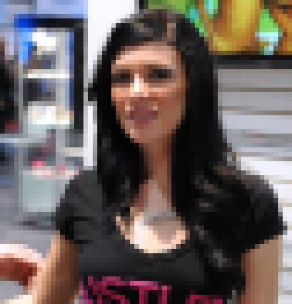 Charlotte Harris, 35, Tasmania
