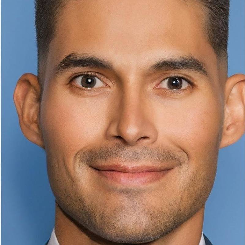 Michael, 36, Siasi