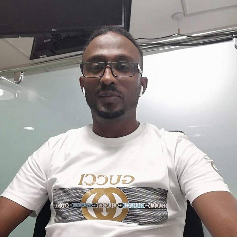 Inesta, 37, Nogoy