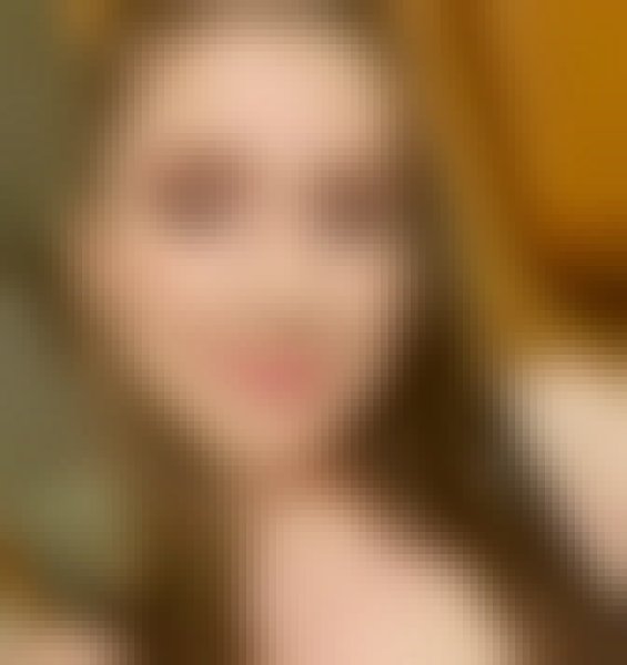 Laura Smith, 29, Algeria