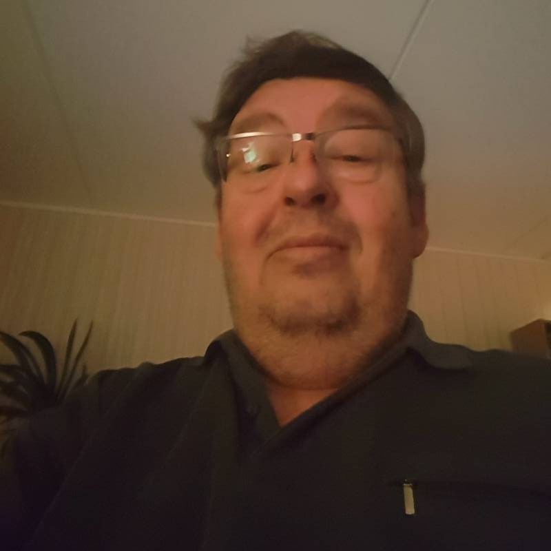 Petri, 63, Novgorod