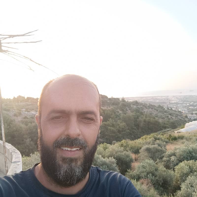 Basil, 46, Dhiban