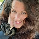Angie D Blake, 41, Tsarahonenana