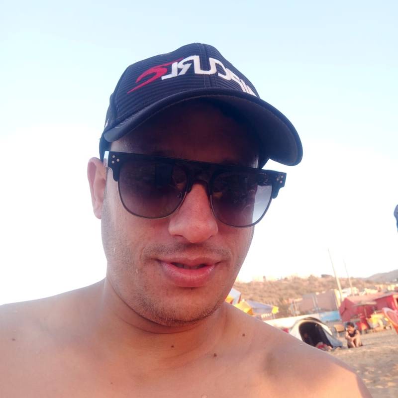 Imadox, 39, Bengkalis