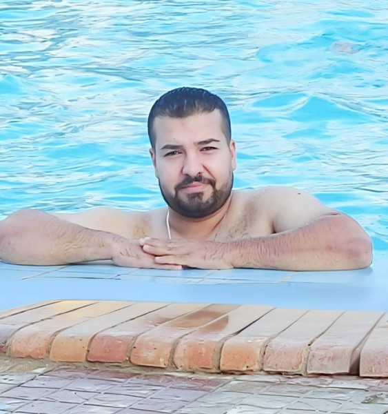 Eyad, 36, Manushmuria
