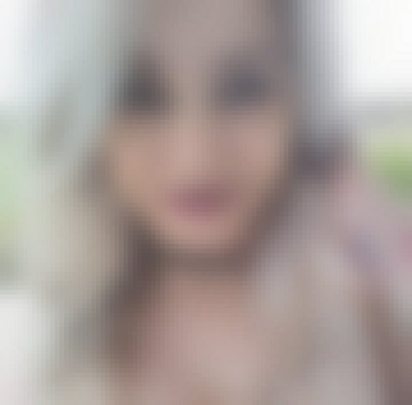 Michelle Burns, 35, Ambarawa