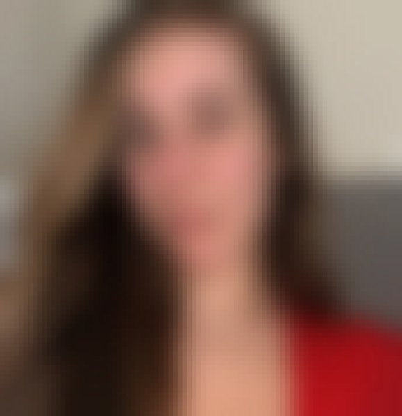 Bella, 50, Denmark