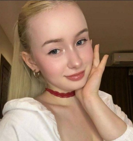 Frieda maya, 27, West Nimar