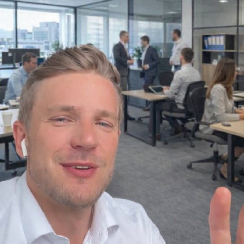 Henry Morre, 39, Barsbuttel