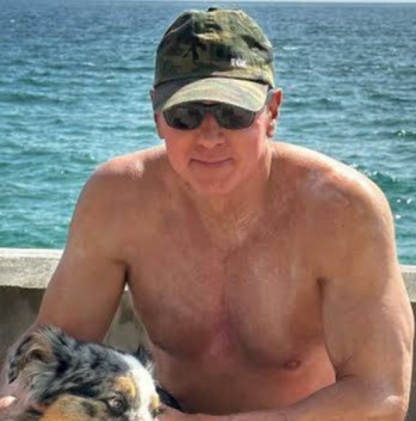 Bryant, 59, Vicente Lpez