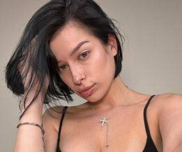 Stellawis, 30, Ammon
