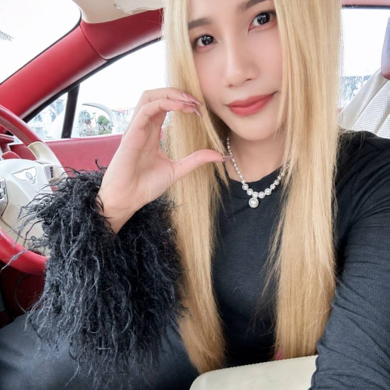 Kelly, 37, Aude