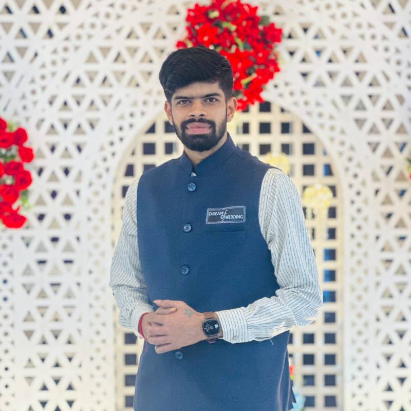 Emon, 26, Bangladesh