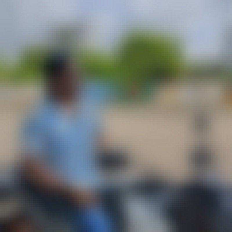 Suraz, 30, Tanzania
