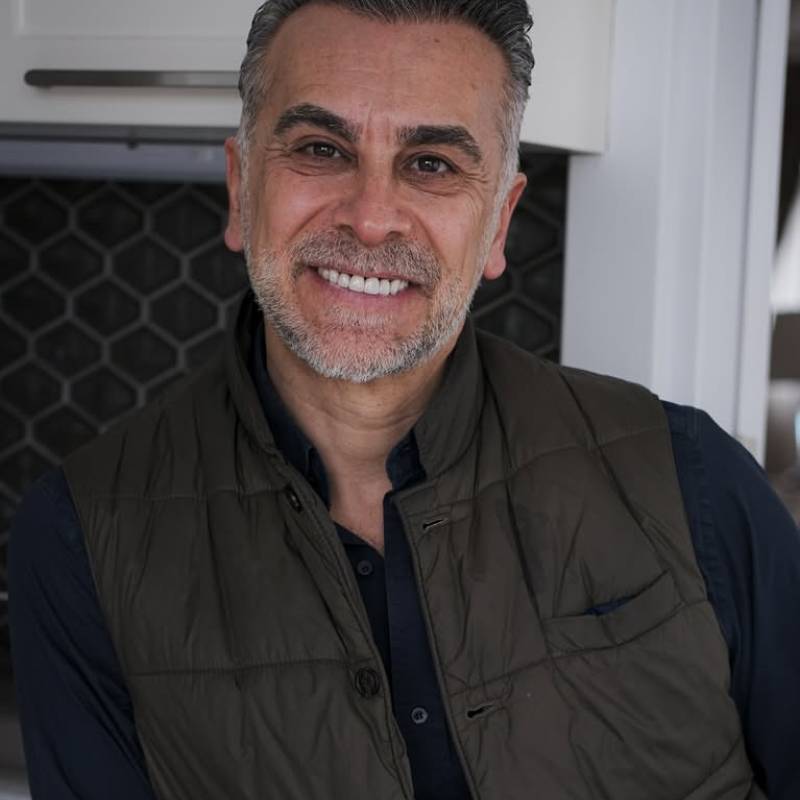 Eric Mike, 60, Novovoronezh
