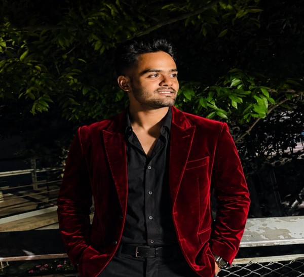 Noyon, 25, St Paul