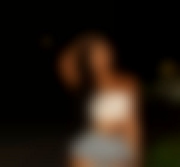 Tsella, 28, Togo
