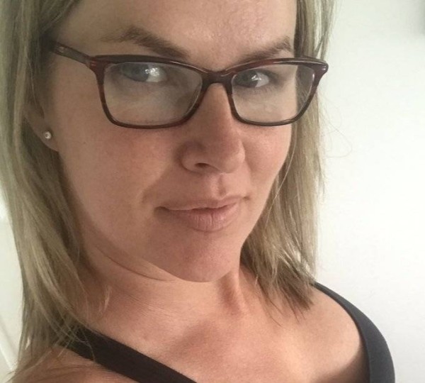 Sophie, 40, Bir Al Abd