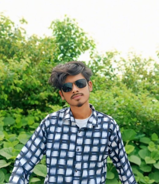 MD ROHIT, 19, Monte Sio