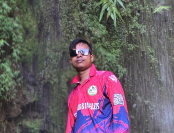 A ahad, 32, Saint Ives