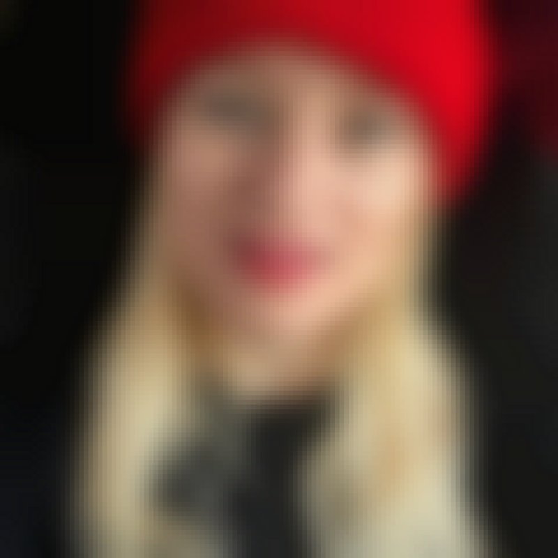 Lisa Kelly, 45, Valadares