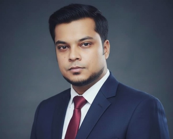 Takir Ahmed, 27, Blitar