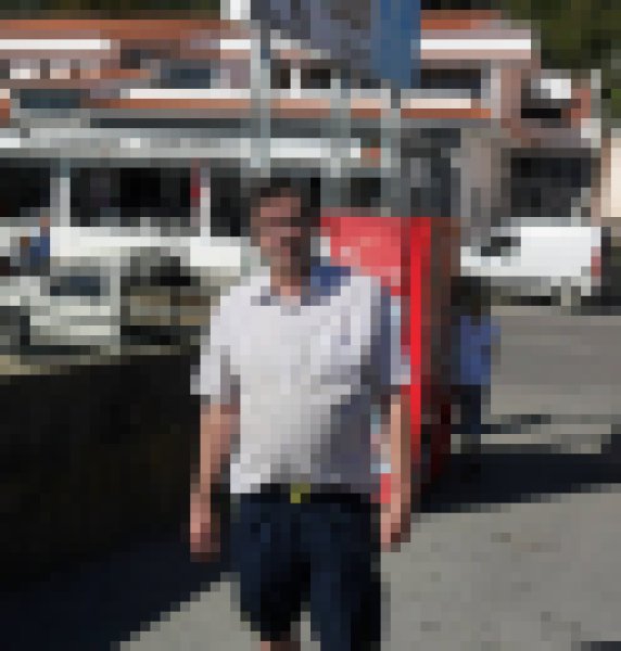 William, 70, Romania