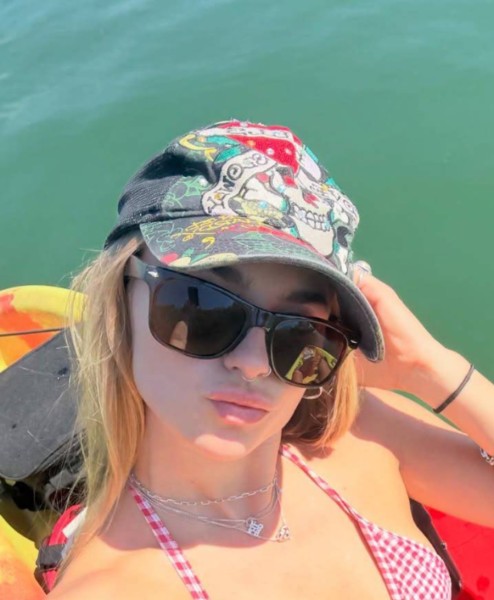 Stephanie, 29, Kampong Speu